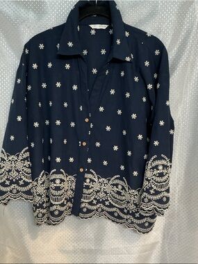 Zara Navy Blue Button-Up Blouse with White Floral Embroidery